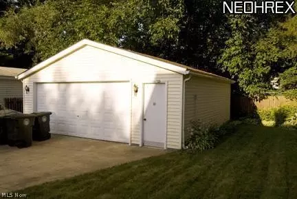 1279 Big Falls Ave, Akron, OH 44310 photo 5