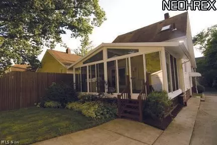 1279 Big Falls Ave, Akron, OH 44310 photo 2