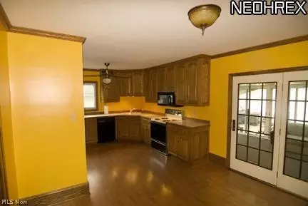 1279 Big Falls Ave, Akron, OH 44310 photo 11