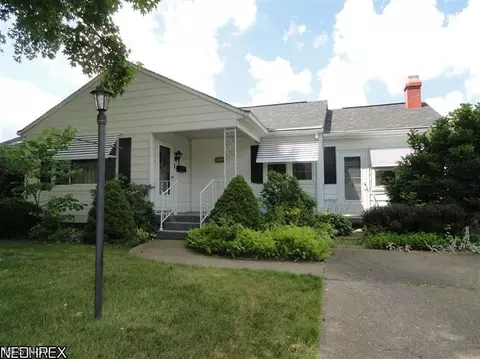 1714 Dover Ave, Dover, OH 44622 photo 1