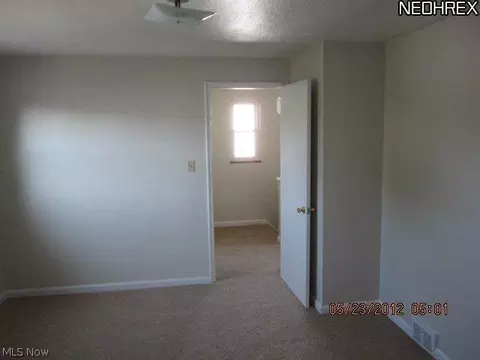 20871 Morris Ave, Euclid, OH 44123 photo 4
