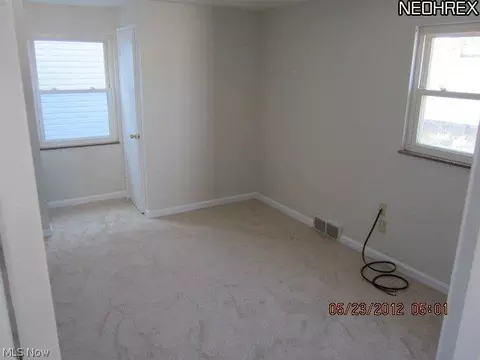 20871 Morris Ave, Euclid, OH 44123 photo 3