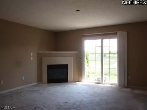 186 Meander Ln, Elyria, OH 44035 photo 9