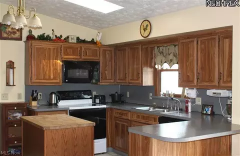 9119 Yale Rd, Diamond, OH 44412 photo 7