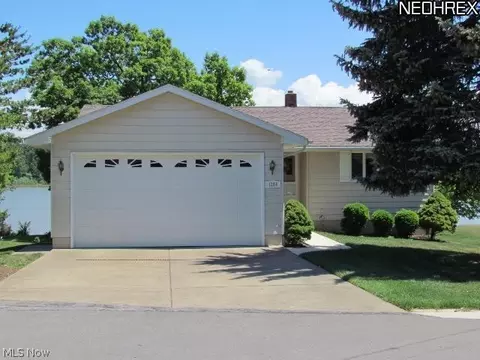 1204 Riverside Dr, Huron, OH 44839 photo 1