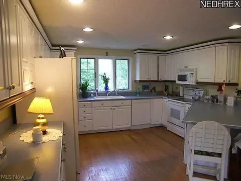 7635 Fields Rd, Chagrin Falls, OH 44023 photo 9