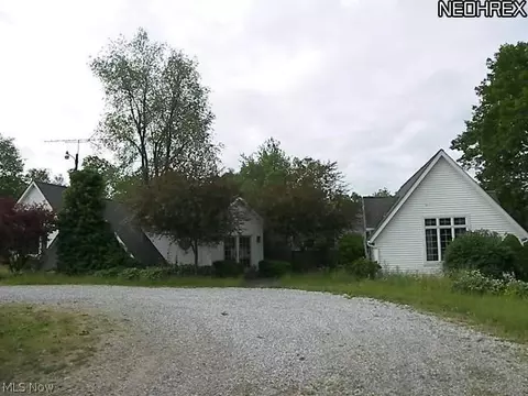 7635 Fields Rd, Chagrin Falls, OH 44023 photo 1