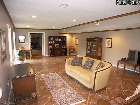 7635 Fields Rd, Chagrin Falls, OH 44023 photo 14