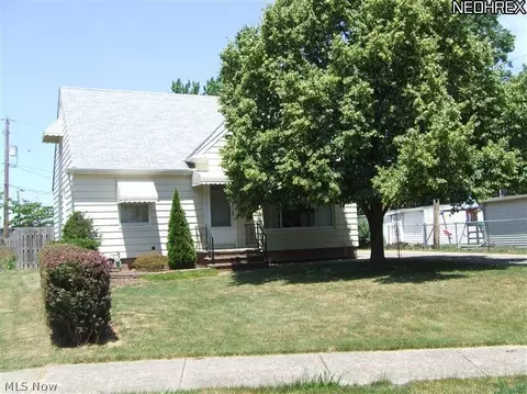 30453 Mark Ct, Wickliffe, OH 44092 photo 1