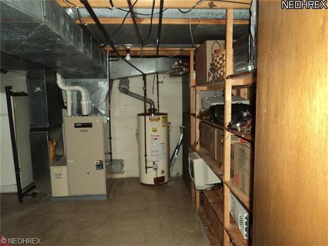 111 Forest Garden Dr, Youngstown, OH 44512 photo 17