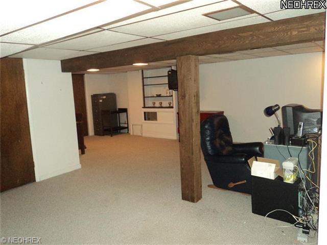 111 Forest Garden Dr, Youngstown, OH 44512 photo 18