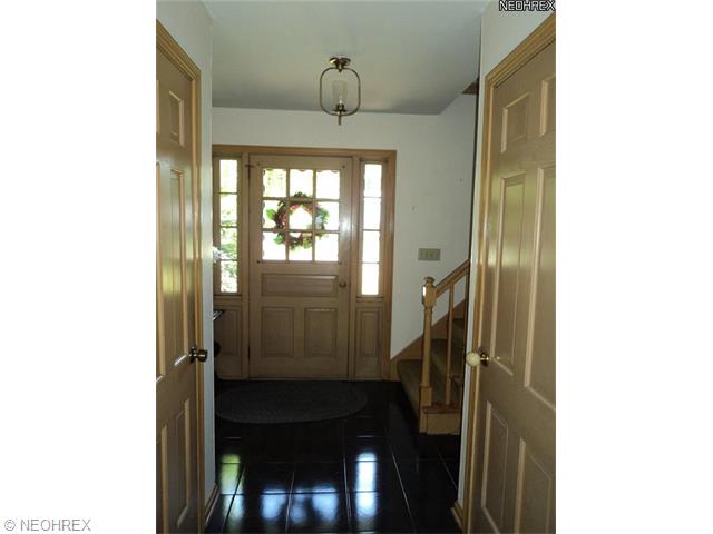 111 Forest Garden Dr, Youngstown, OH 44512 photo 3