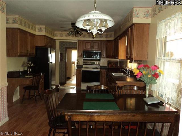 111 Forest Garden Dr, Youngstown, OH 44512 photo 5
