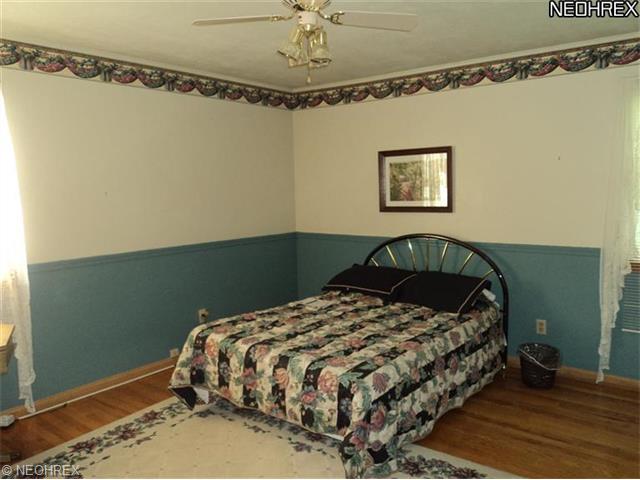 111 Forest Garden Dr, Youngstown, OH 44512 photo 10