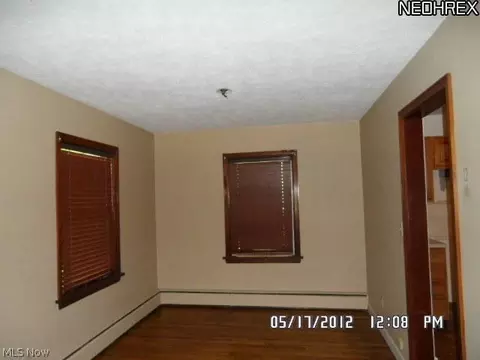 126 Caroline St, Elyria, OH 44035 photo 5