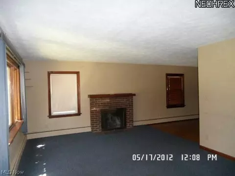 126 Caroline St, Elyria, OH 44035 photo 3