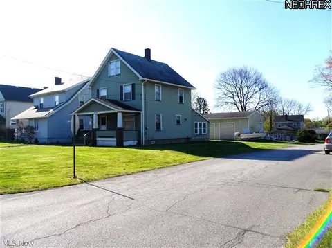 460 Sexton St, Struthers, OH 44471 photo 4