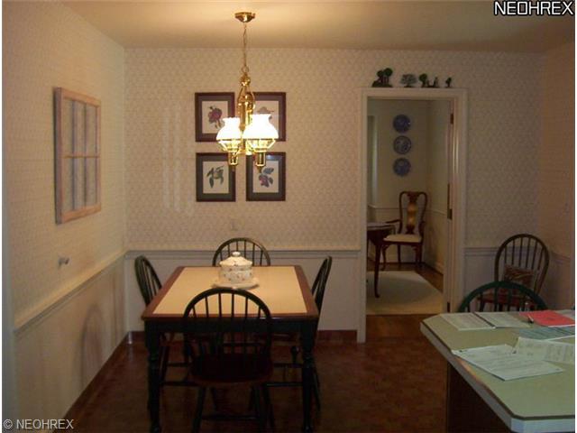181 Ridgewood Dr, Youngstown, OH 44512 photo 5
