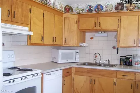 2534 Midvale NW, Canton, OH 44708 photo 7