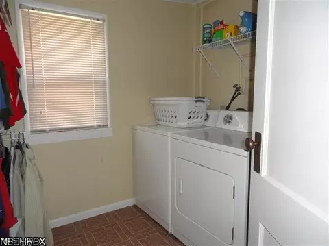 110 W 13th St, Dover, OH 44622 photo 7