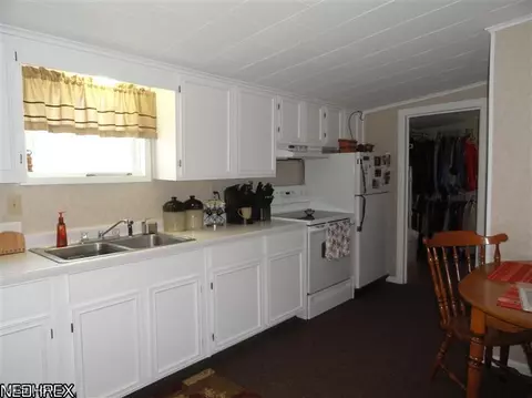 110 W 13th St, Dover, OH 44622 photo 6