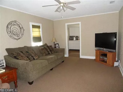 110 W 13th St, Dover, OH 44622 photo 4