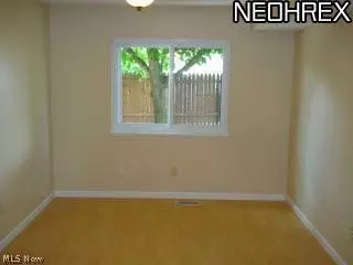 101 Lee Ct, Elyria, OH 44035 photo 7
