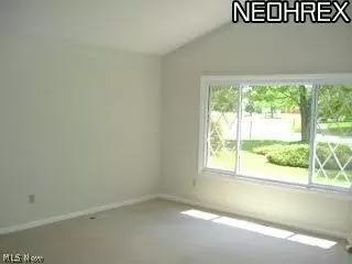 101 Lee Ct, Elyria, OH 44035 photo 3