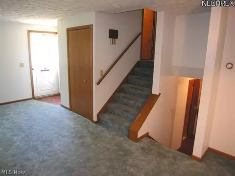 108 Brookvalley Dr, Elyria, OH 44035 photo 3