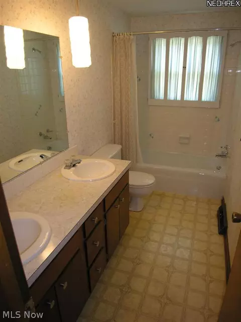 108 Brookvalley Dr, Elyria, OH 44035 photo 12