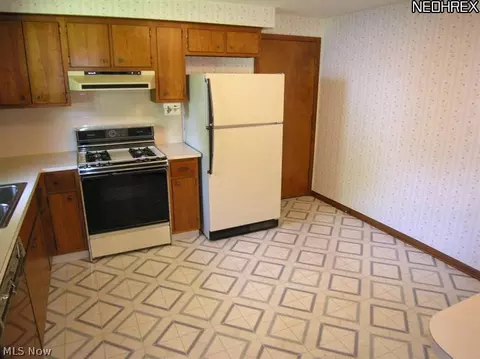 108 Brookvalley Dr, Elyria, OH 44035 photo 8