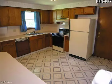 108 Brookvalley Dr, Elyria, OH 44035 photo 7