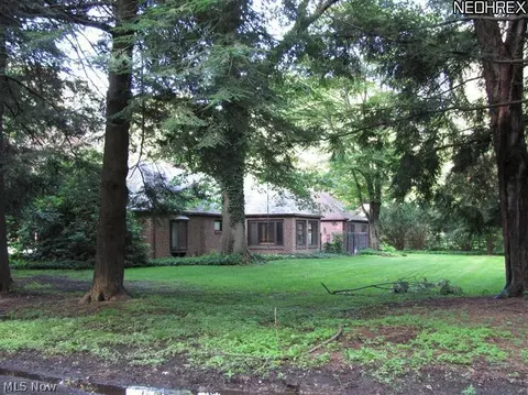 2184 Ayers Ave, Akron, OH 44313 photo 3