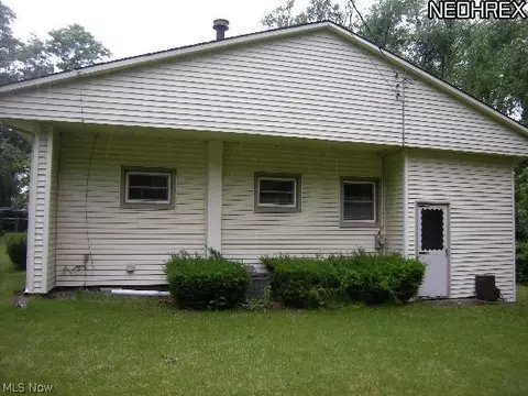 1221 Elm St, Dover, OH 44622 photo 2