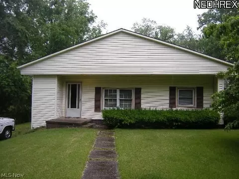 1221 Elm St, Dover, OH 44622 photo 1