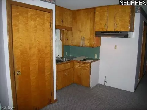 1221 Elm St, Dover, OH 44622 photo 4