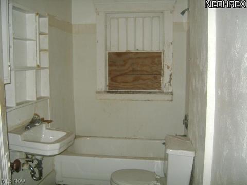 459 E Broad St, Elyria, OH 44035 photo 6