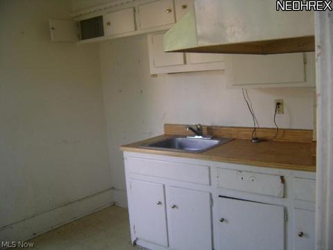459 E Broad St, Elyria, OH 44035 photo 4