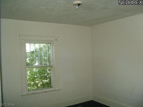 459 E Broad St, Elyria, OH 44035 photo 12