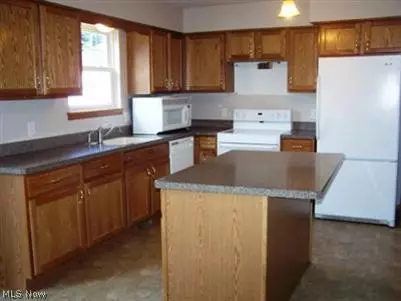 5747 Everett Hull Rd, Fowler, OH 44418 photo 2