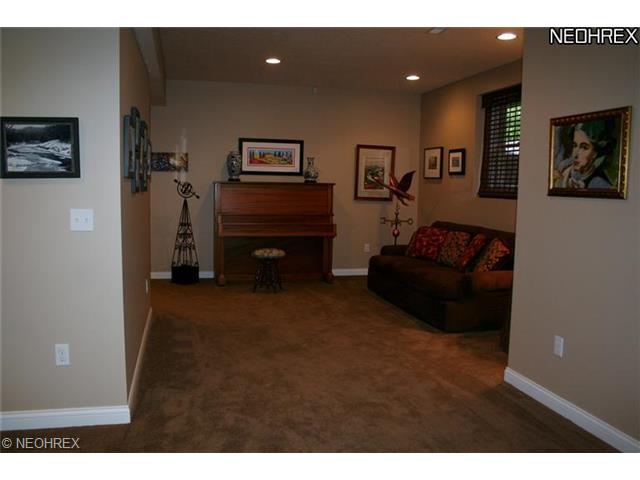 8136 Rainbow Dr, Painesville, OH 44077 photo 11