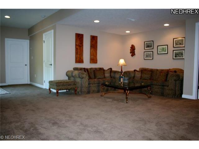 8136 Rainbow Dr, Painesville, OH 44077 photo 10