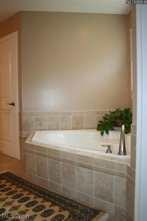 8136 Rainbow Dr, Concord, OH 44077 photo 9