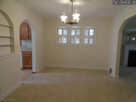 1106 E Maple St, North Canton, OH 44720 photo 3