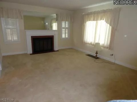 1106 E Maple St, North Canton, OH 44720 photo 2