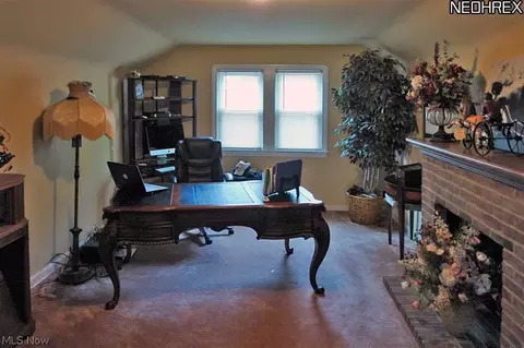 281 E 266th St, Euclid, OH 44132 photo 7