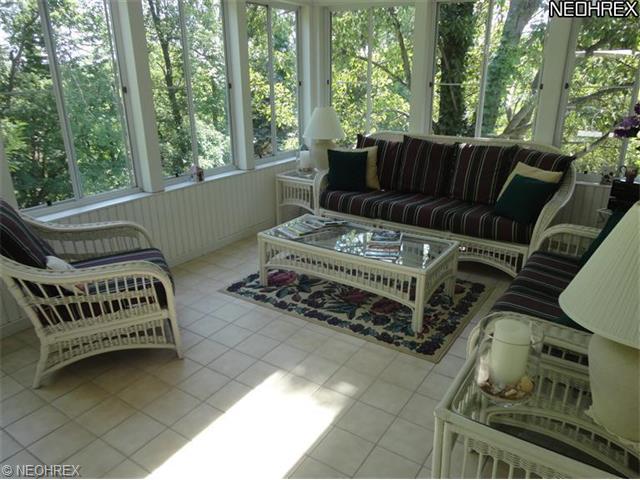 209 Schaar Dr, Dover, OH 44622 photo 3
