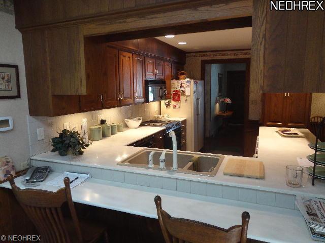 209 Schaar Dr, Dover, OH 44622 photo 4