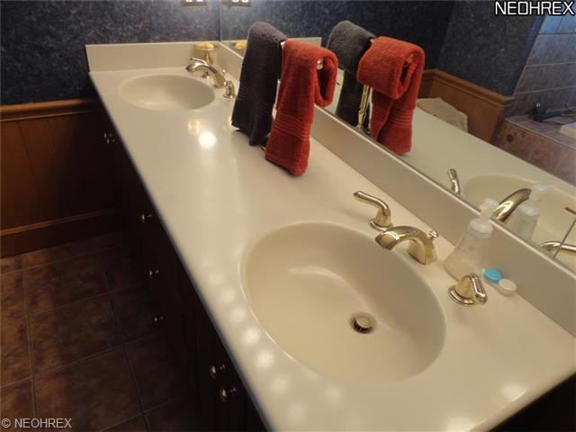 209 Schaar Dr, Dover, OH 44622 photo 10
