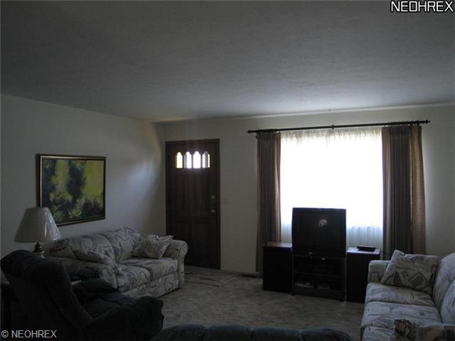 38830 Comanche Trl, Willoughby, OH 44094 photo 3